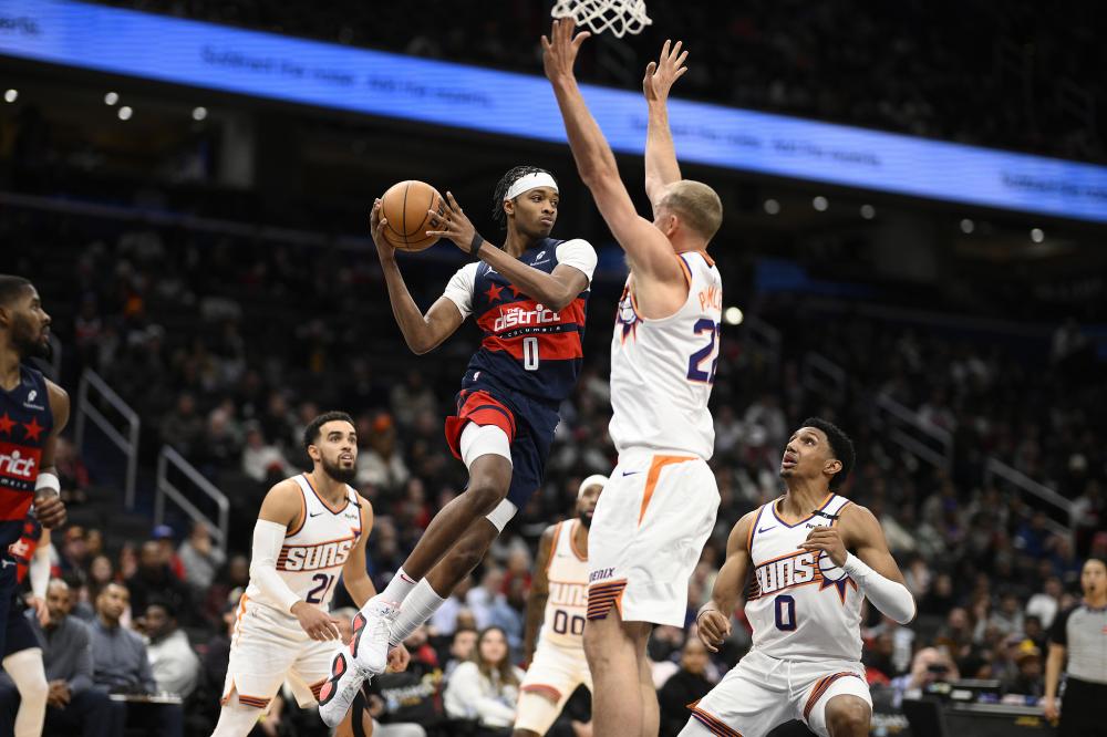 他被迫滞留 他被迫滞留